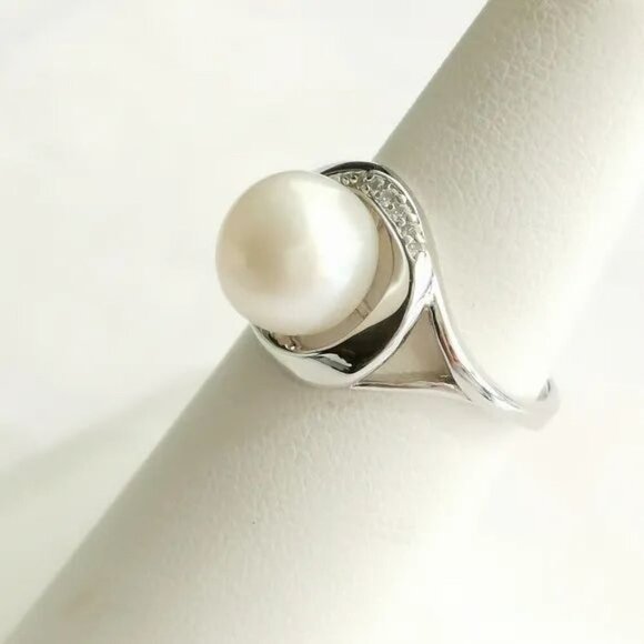 CULTURED white freshwater pearl White Sapphire Ring in Sterling Silver - Picture 4 of 8
